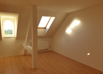 Wohnzimmer - Dachgeschoss Wohnung in Bahnhofsnähe!