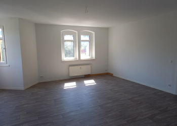 Wohnzimmer - Viel Platz mit Blick ins Grüne!