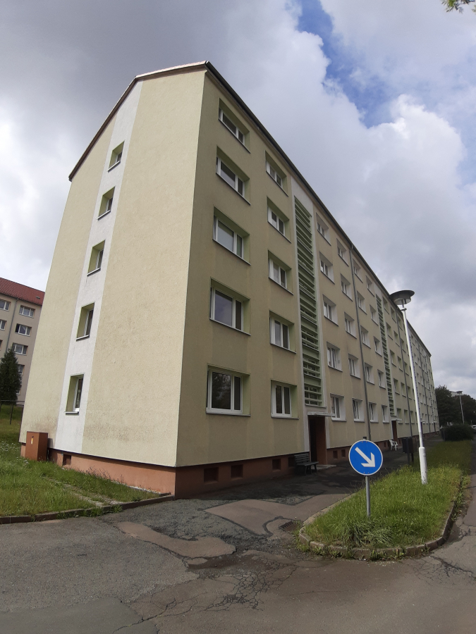 Außenansicht - 2 Raum Wohnung mit Balkon zu vermieten :-)