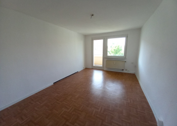 Wohnzimmer - 2 Raum Wohnung mit Balkon zu vermieten :-)