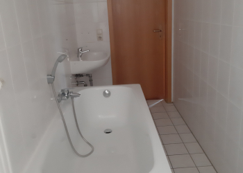 Bild - 2-Raum Wohnung in Langenhessen!