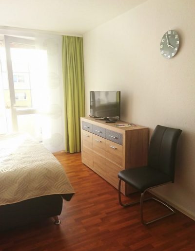 Kommode mit Fernseher