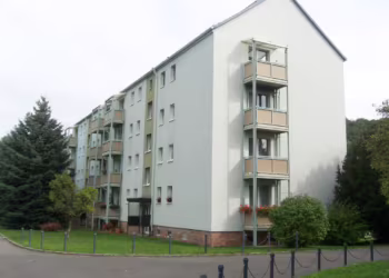 Helle 2-Raum-Wohnung mit Balkon im 1. OG, 08412 Werdau, Etagenwohnung