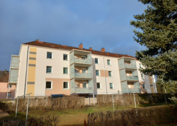 2 Raum Wohnung in ruhiger Lage mit Balkon, 08427 Fraureuth, Etagenwohnung